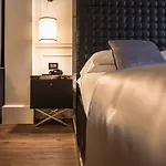 Milano & Spa***s