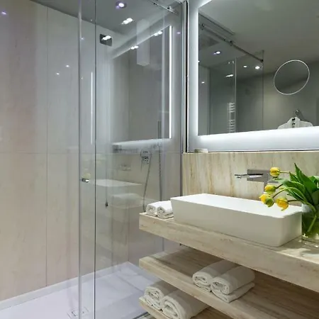 Milano & Spa***s Hotel 3*